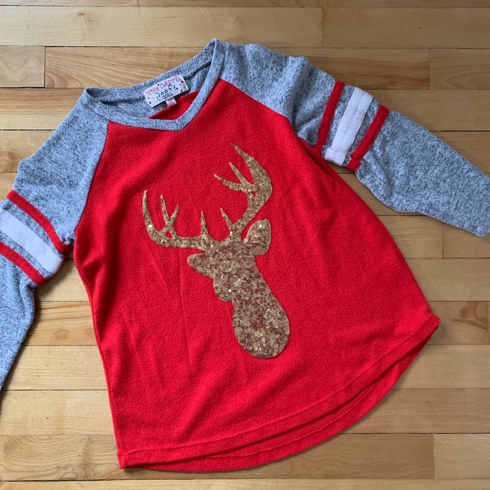 Size L girls shirt